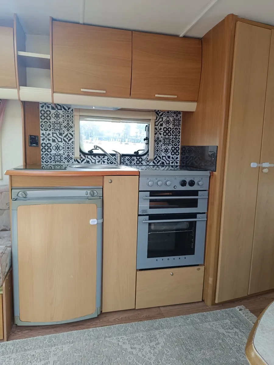 Caravan - Image 3