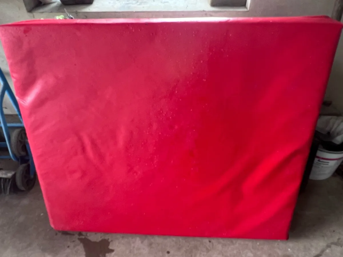 Dog bed - heavy duty, chew proof and waterproof - Image 1