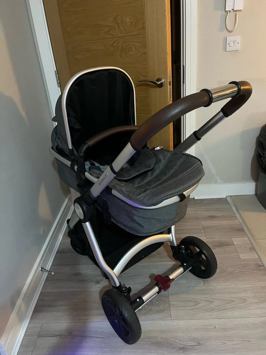 Panorama  TX pram/Buggy with isofix - Image 1