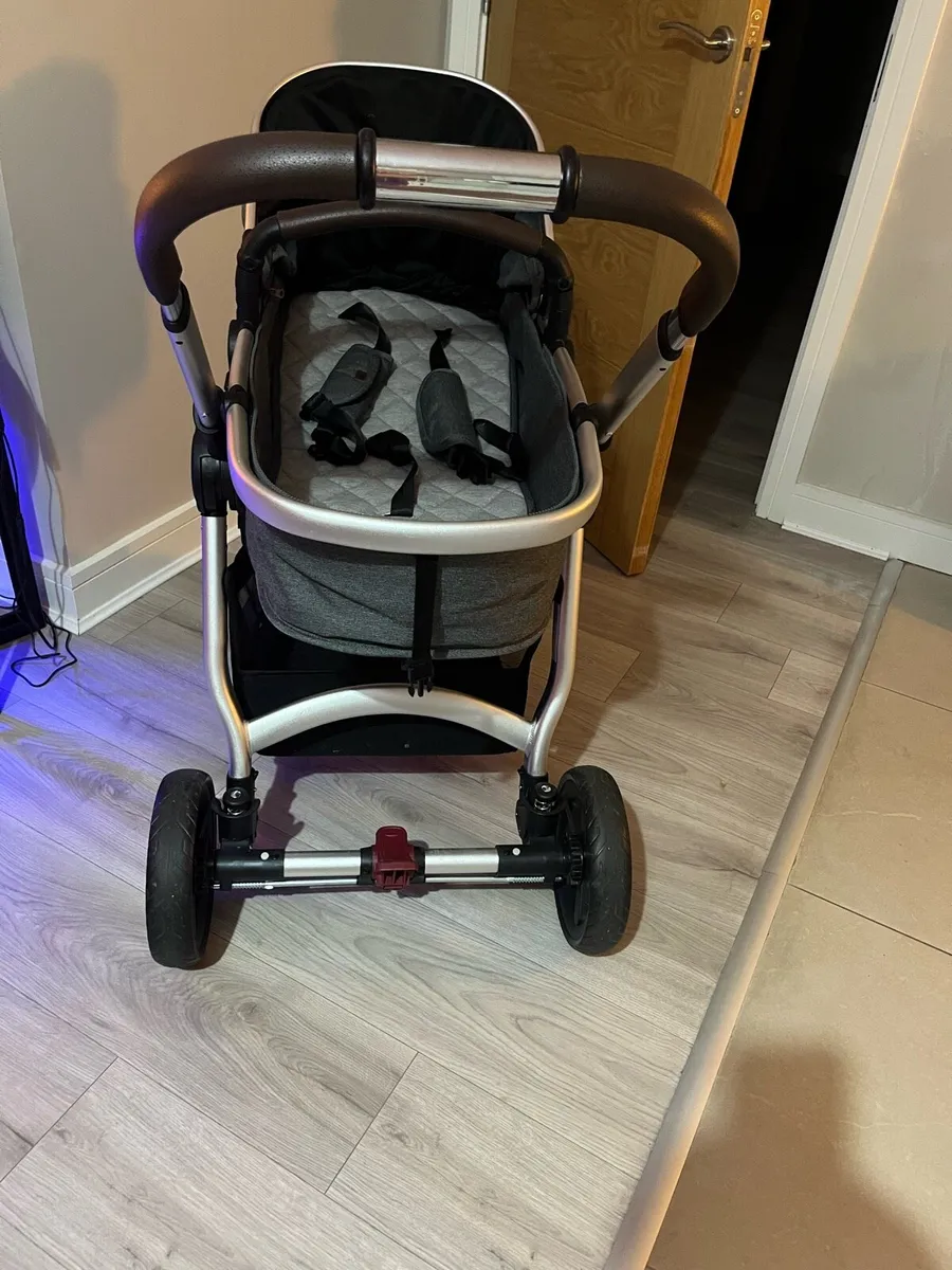 Panorama  TX pram/Buggy with isofix - Image 2