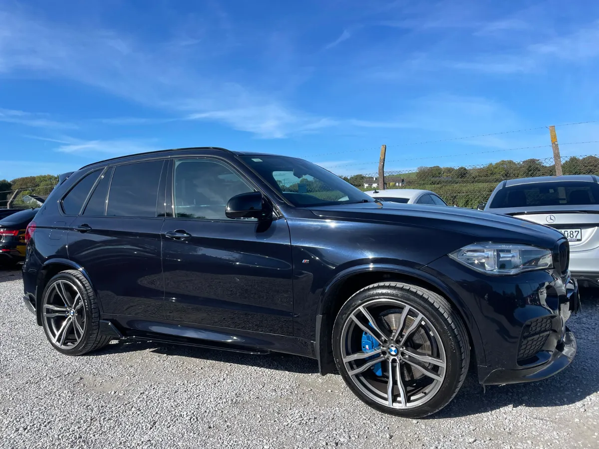 BMW X5 M50D - Image 1