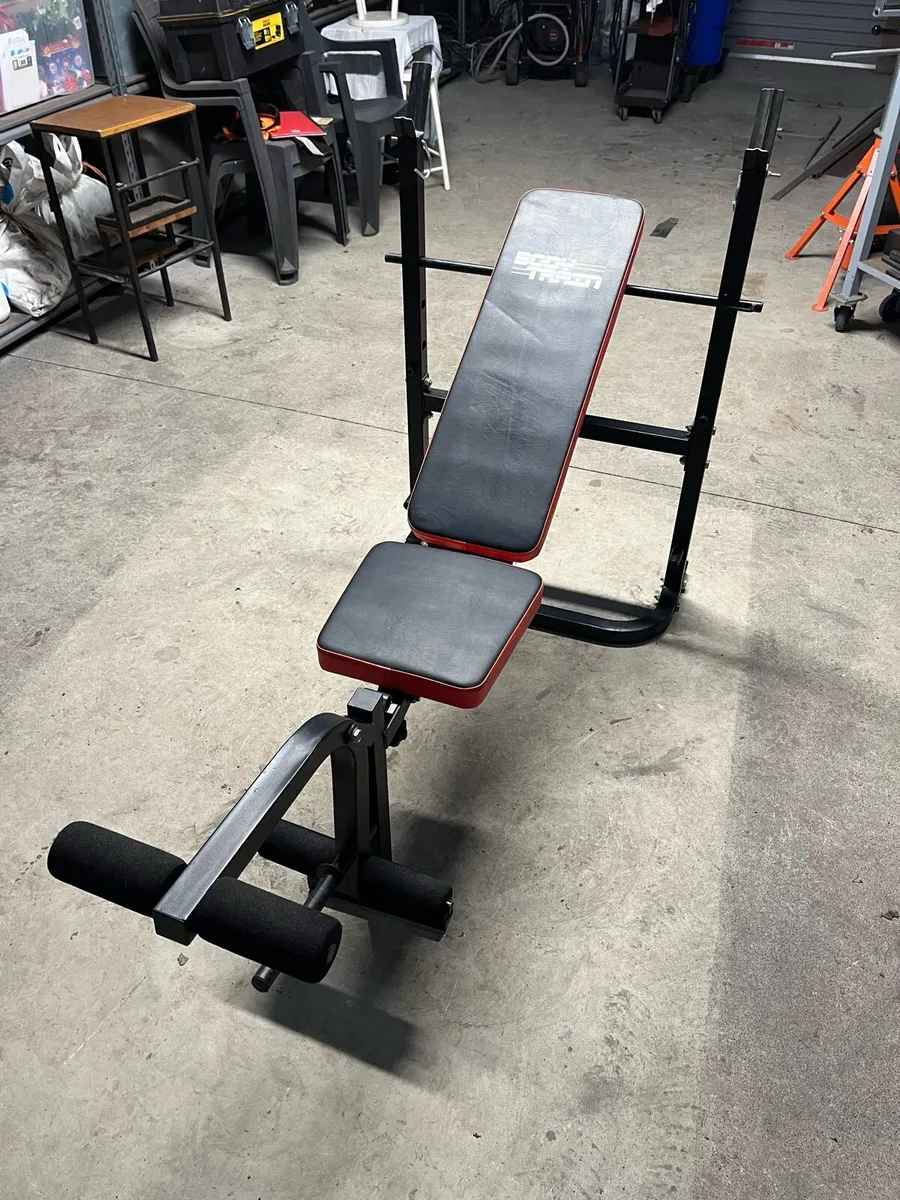 Bench press and weights - Image 2