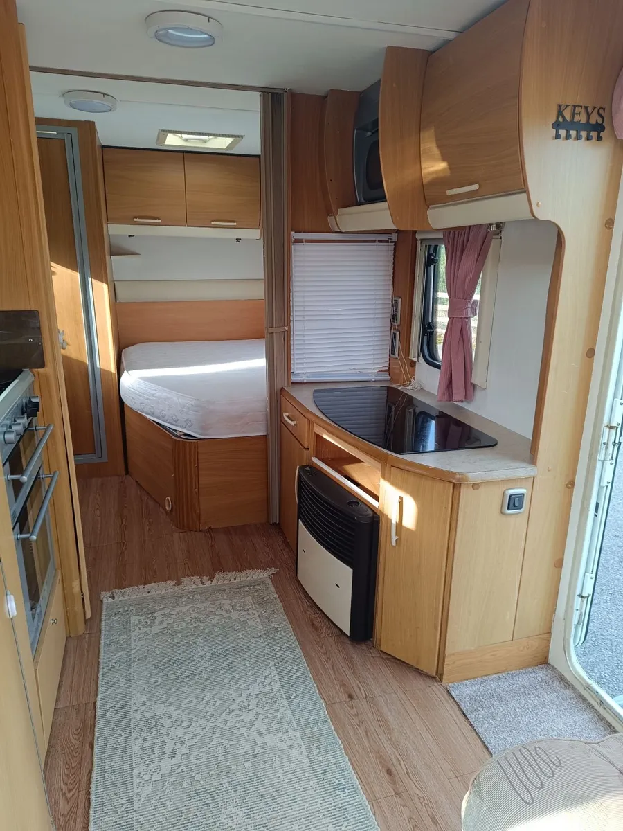 Caravan - Image 4