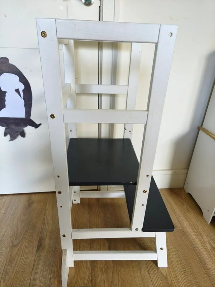 Toddler Kitchen Helper Stand - Image 2