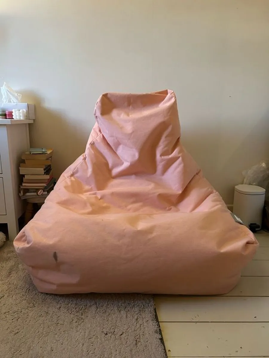Large outdoor friendly beanbag - Image 2