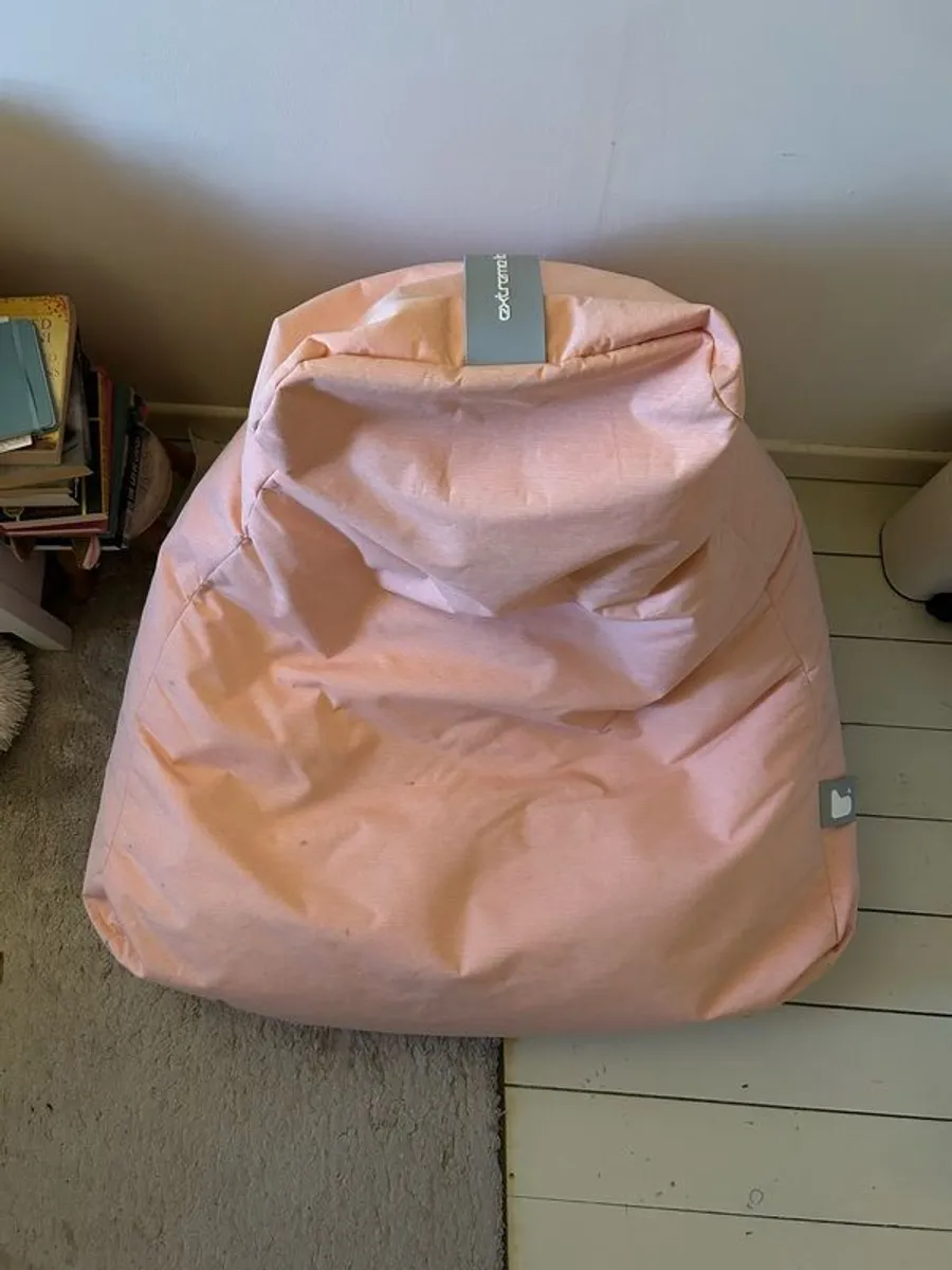 Large outdoor friendly beanbag - Image 3