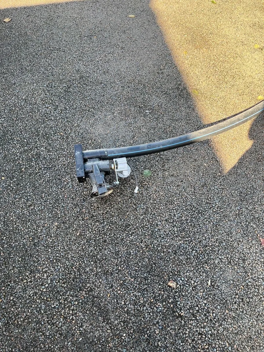Wood pellet auger - Image 1