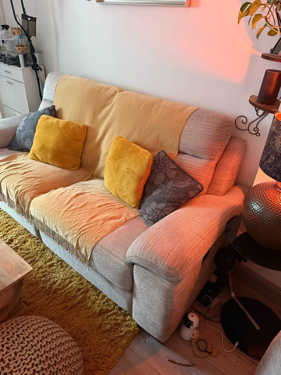 Sofa&recliner - Image 3