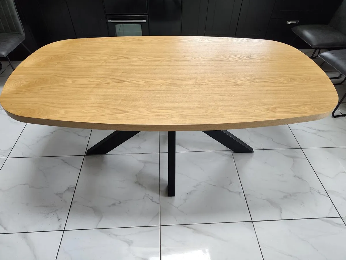 Kitchen table - Image 3