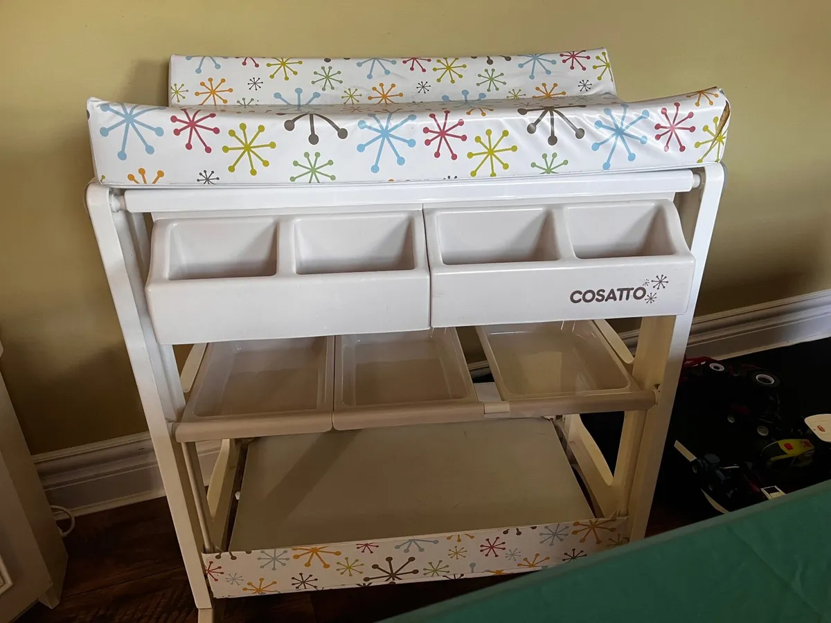 Cossato Baby Changing Unit with bath insert - Image 3