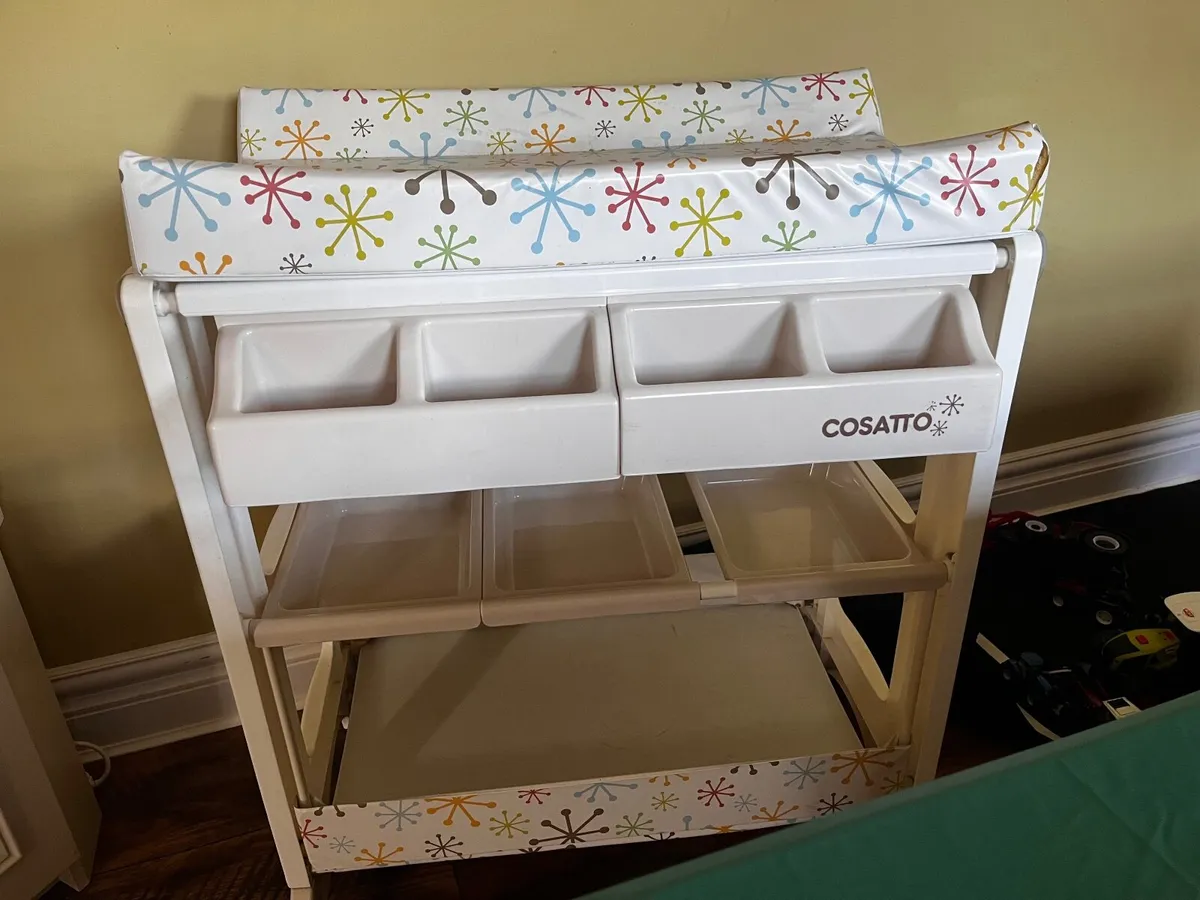 Cossato Baby Changing Unit with bath insert - Image 4