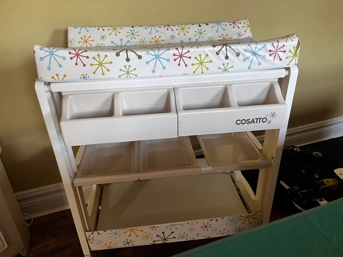 Cossato Baby Changing Unit with bath insert - Image 1