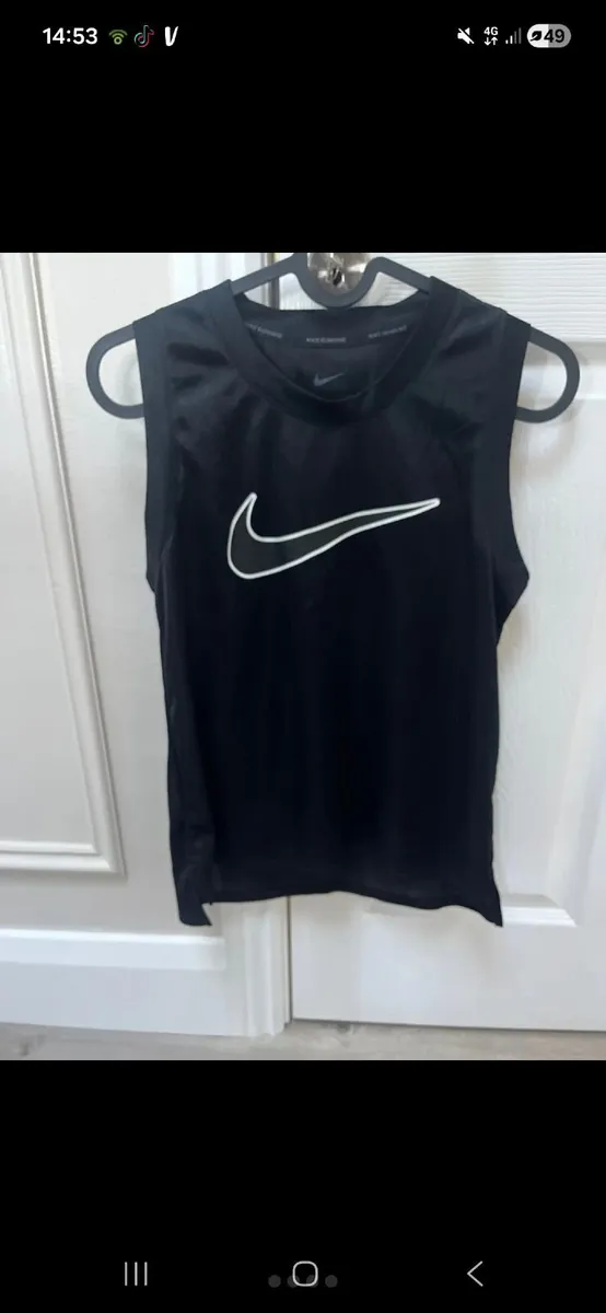 Nike running top - Image 2