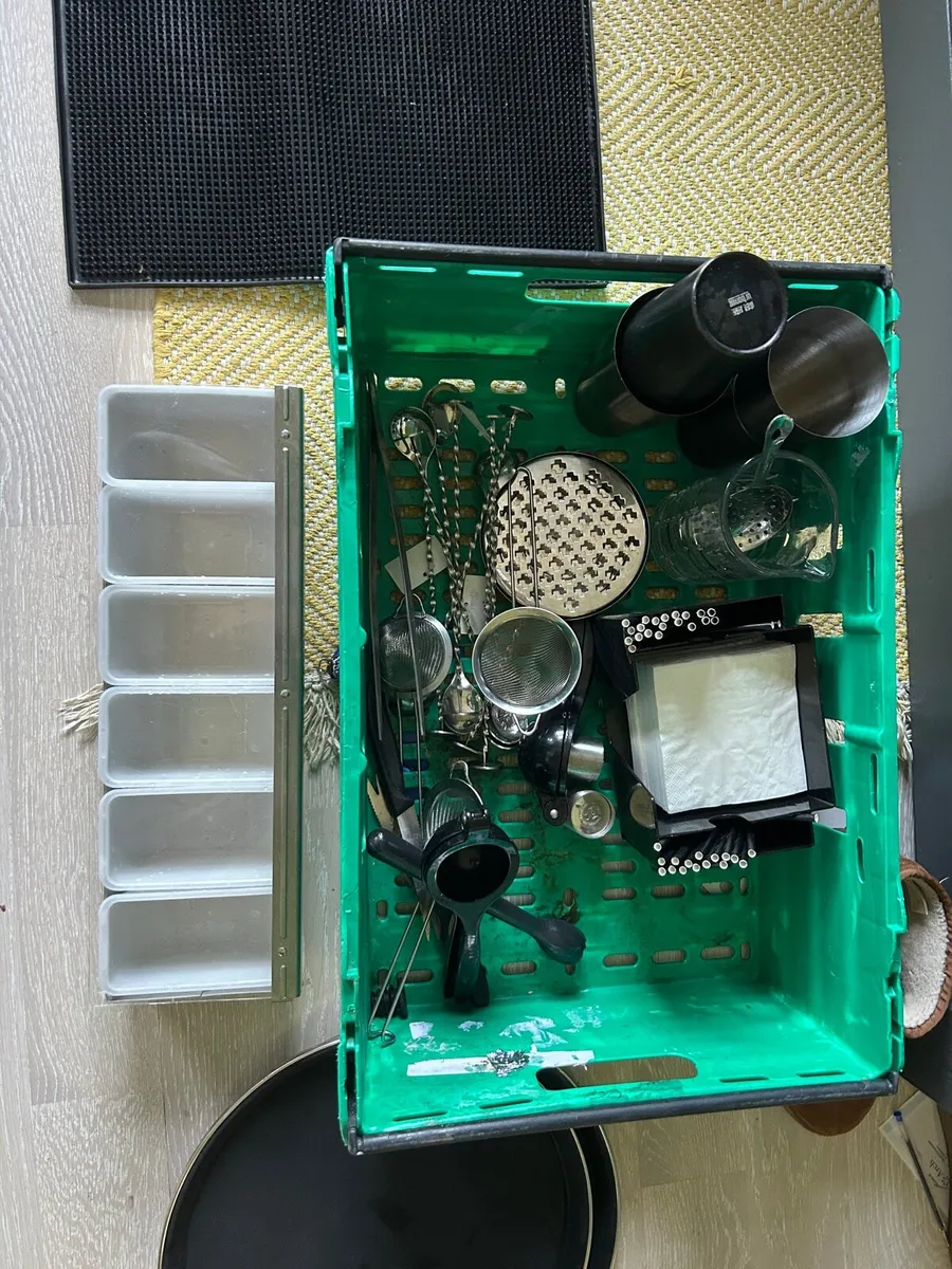 Cocktail equipment - Image 1