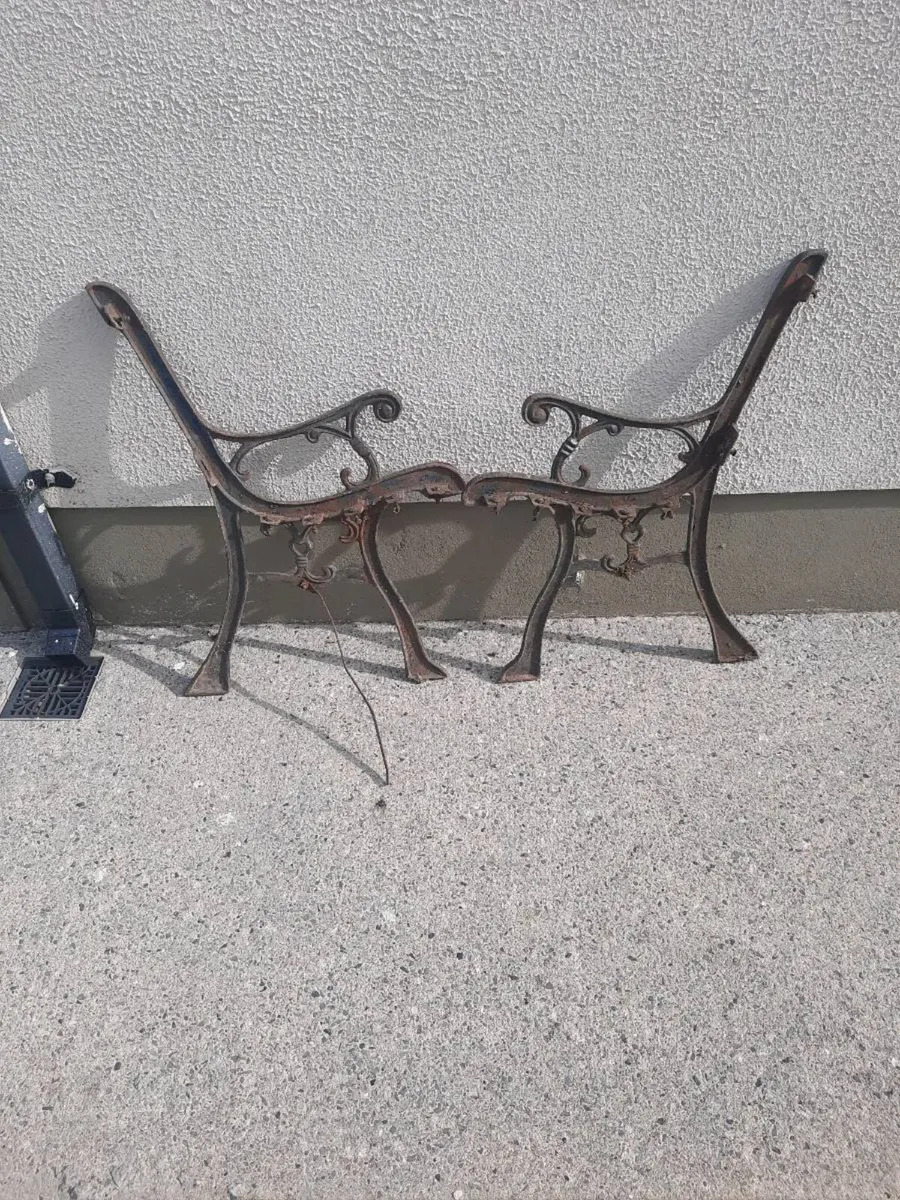 Cast Iorn ends - Image 2