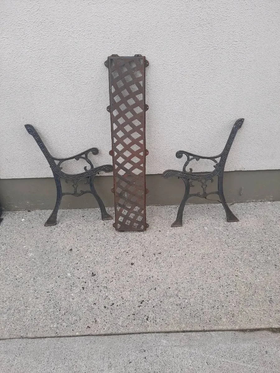Cast Iorn ends - Image 1