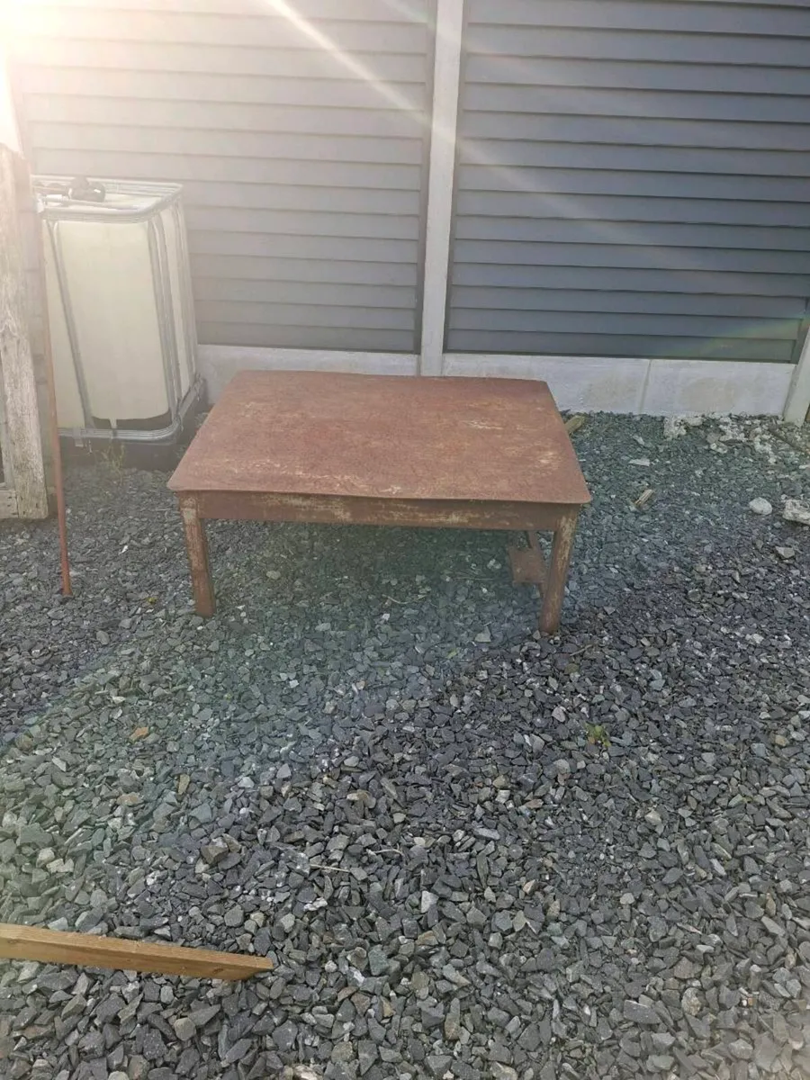 Low workbench - Image 1