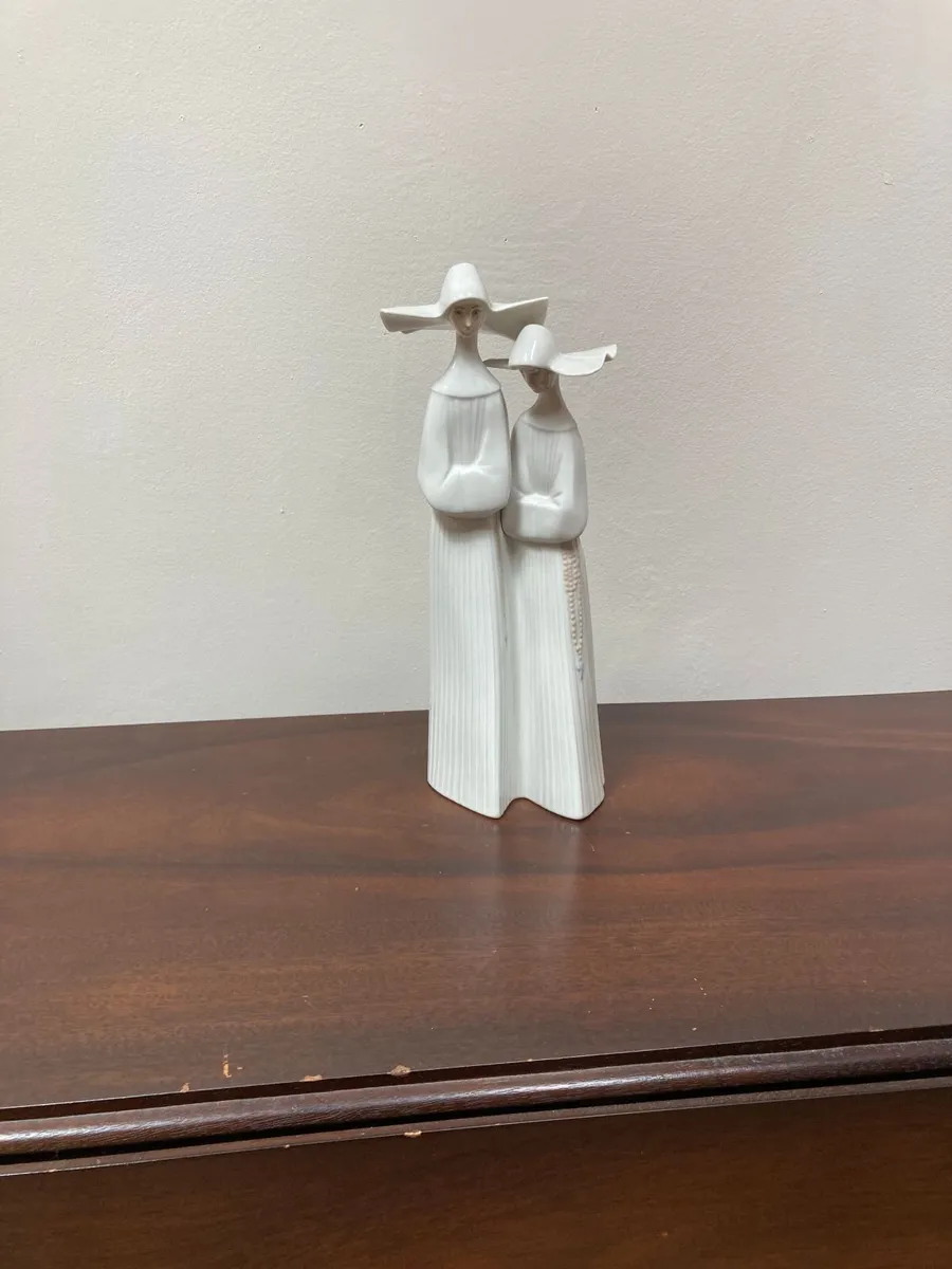 Lladro - Porcelain Figurine - Vintage - 2 Nuns - Image 4