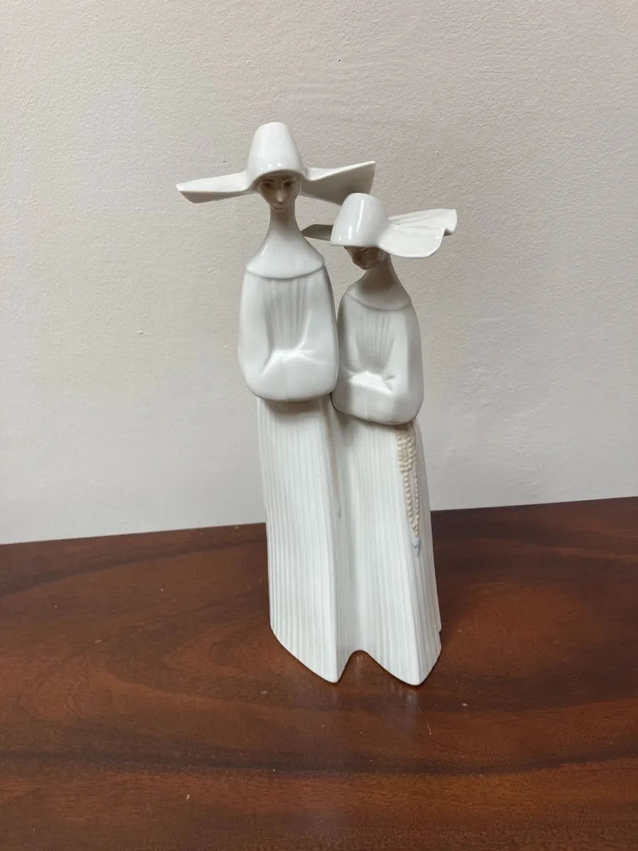 Lladro - Porcelain Figurine - Vintage - 2 Nuns - Image 1