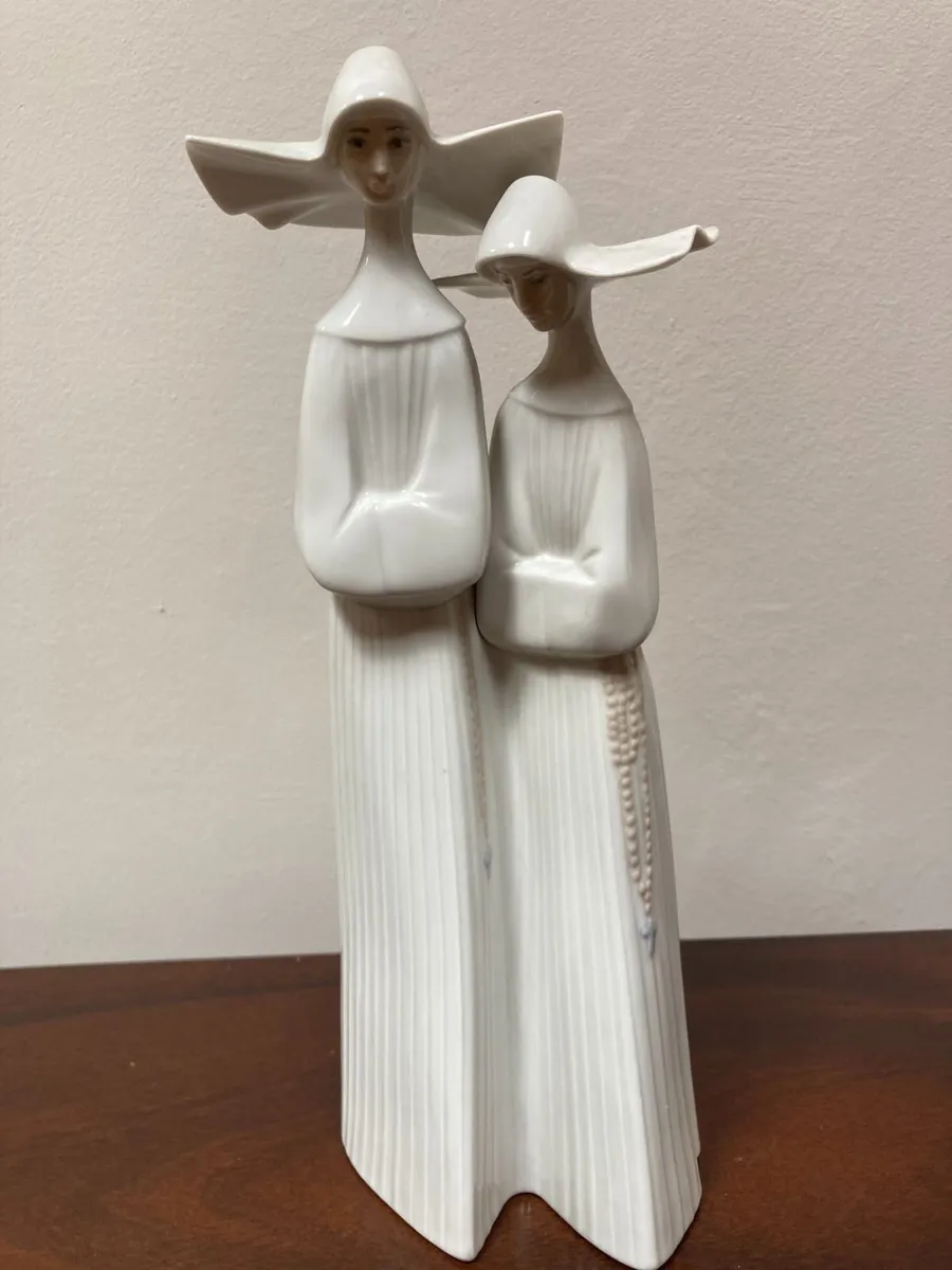 Lladro - Porcelain Figurine - Vintage - 2 Nuns - Image 3
