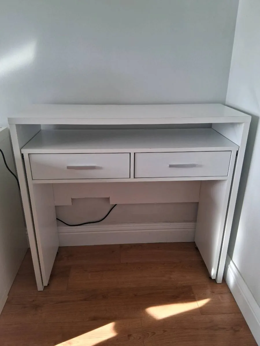 Desk/Table - Image 1