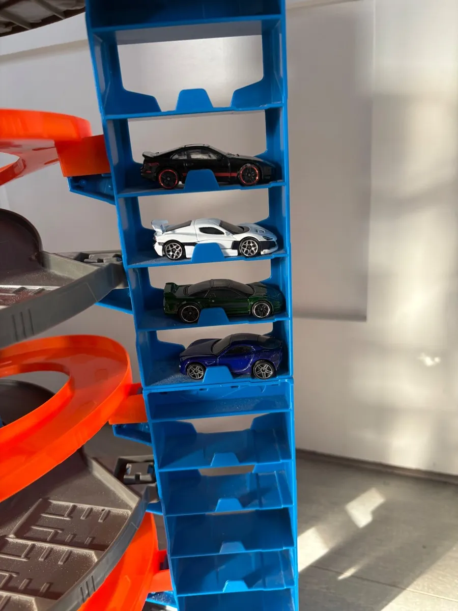 Hot wheels mega garage - Image 2