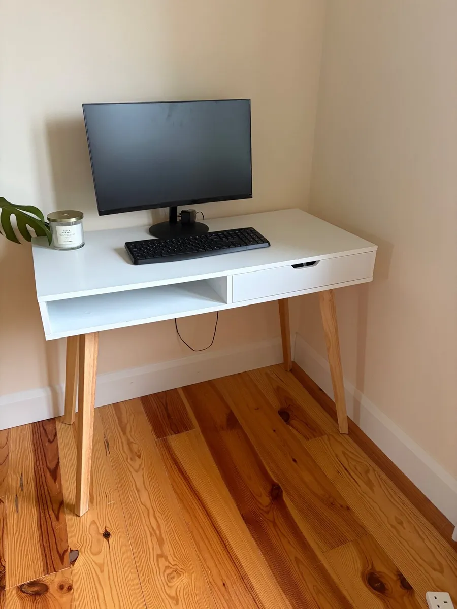 Office Desk - Image 1