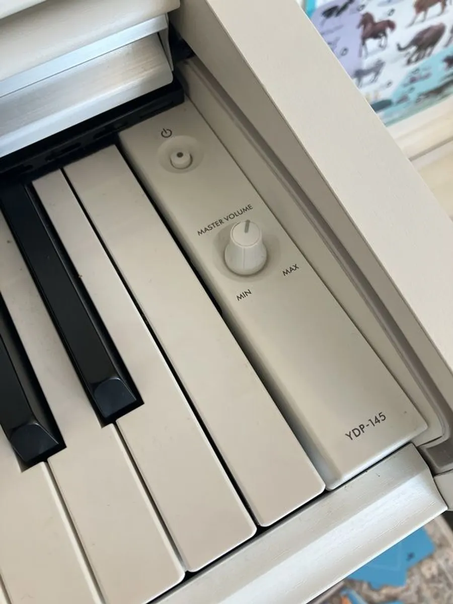 YAMAHA ARIUS 145 electric piano white - Image 2