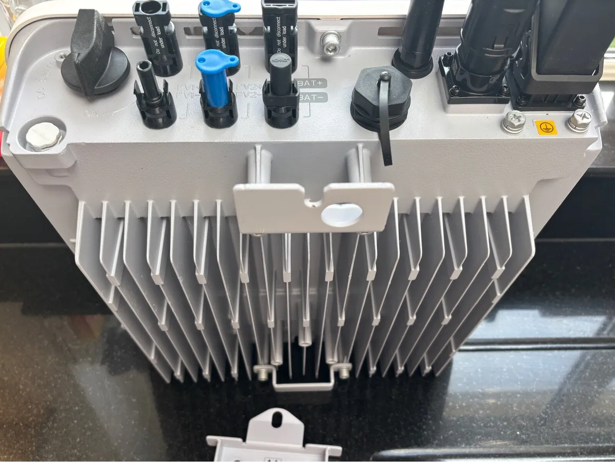 Huawei Hybrid inverter - Image 2