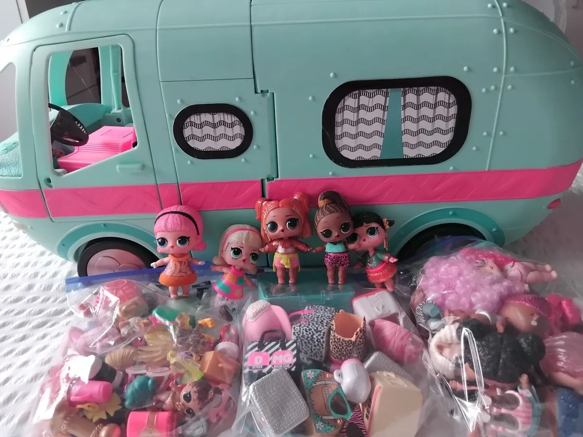 Childs guitar and  lol bundle dolls & campervan - Image 2