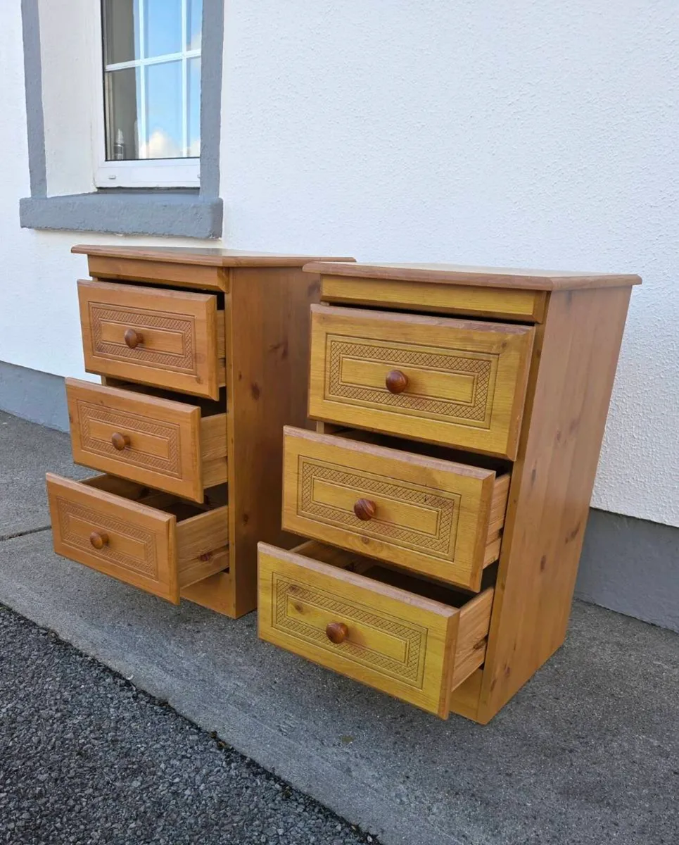 2 Bedside Lockers - Image 3