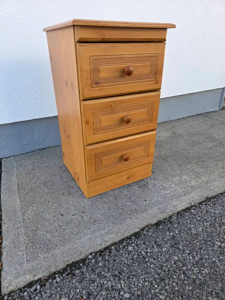 2 Bedside Lockers - Image 4