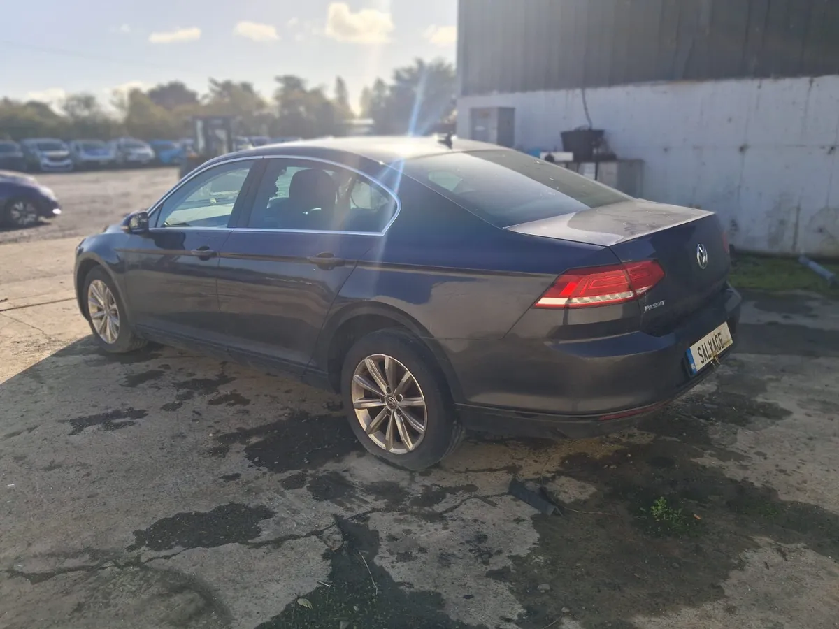 2018 VW PASSAT - Image 4