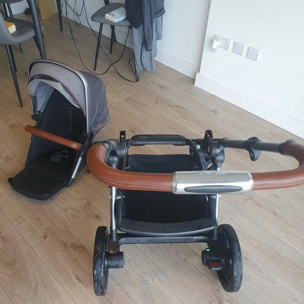 Silver Cross Wayfarer Pram & Pushchair - Image 3
