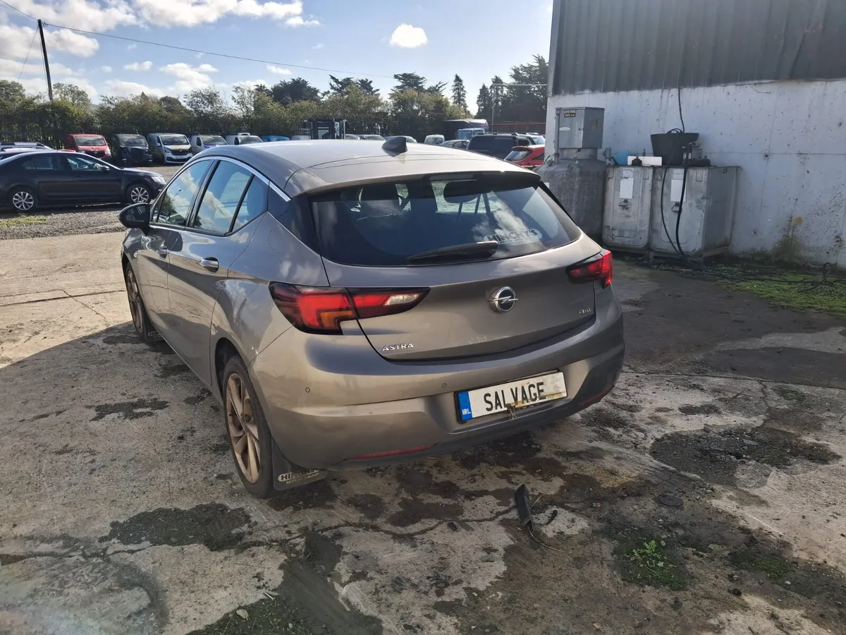 2017 Opel Astra - Image 4