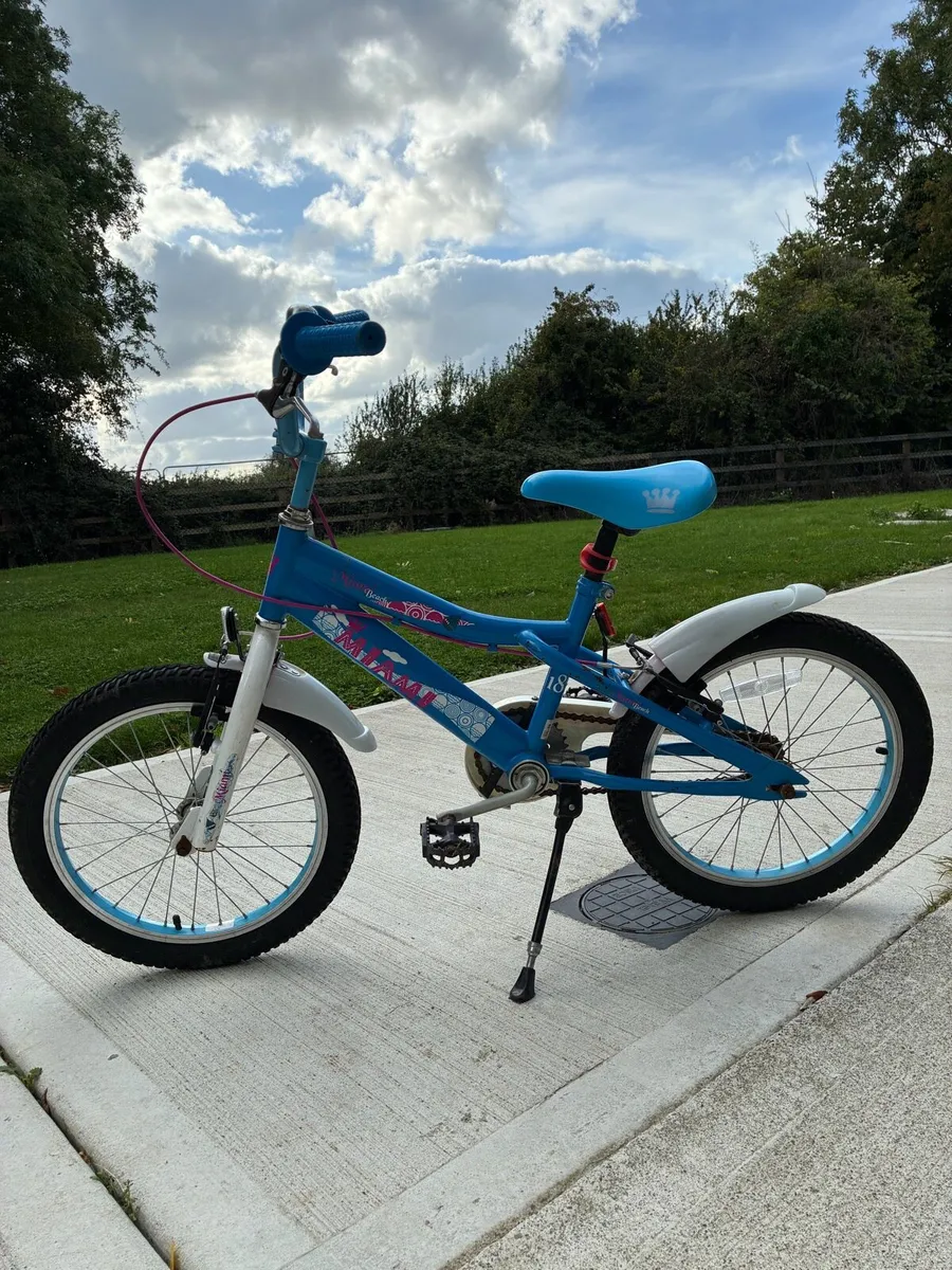 18 inch girls Miami Beach white and blue bike - Image 2