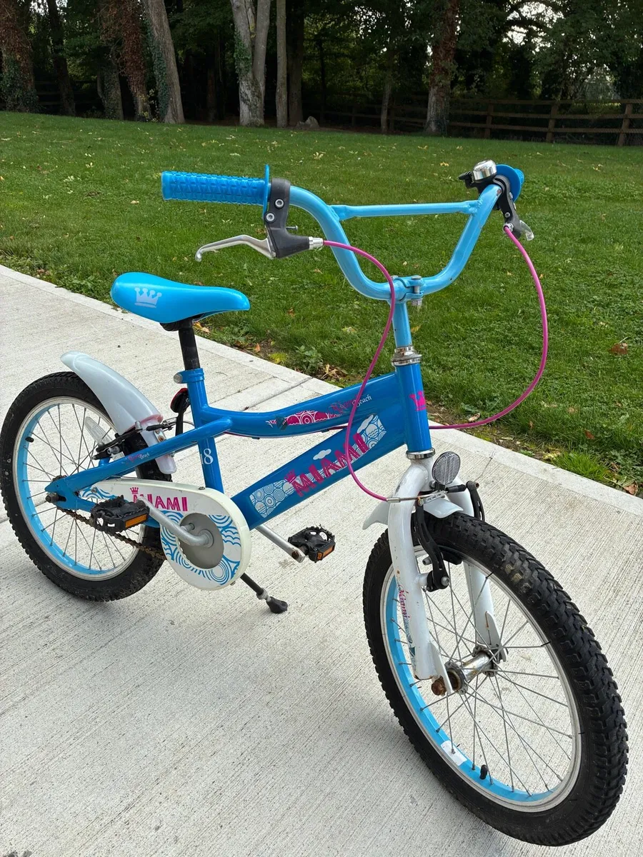 18 inch girls Miami Beach white and blue bike - Image 3