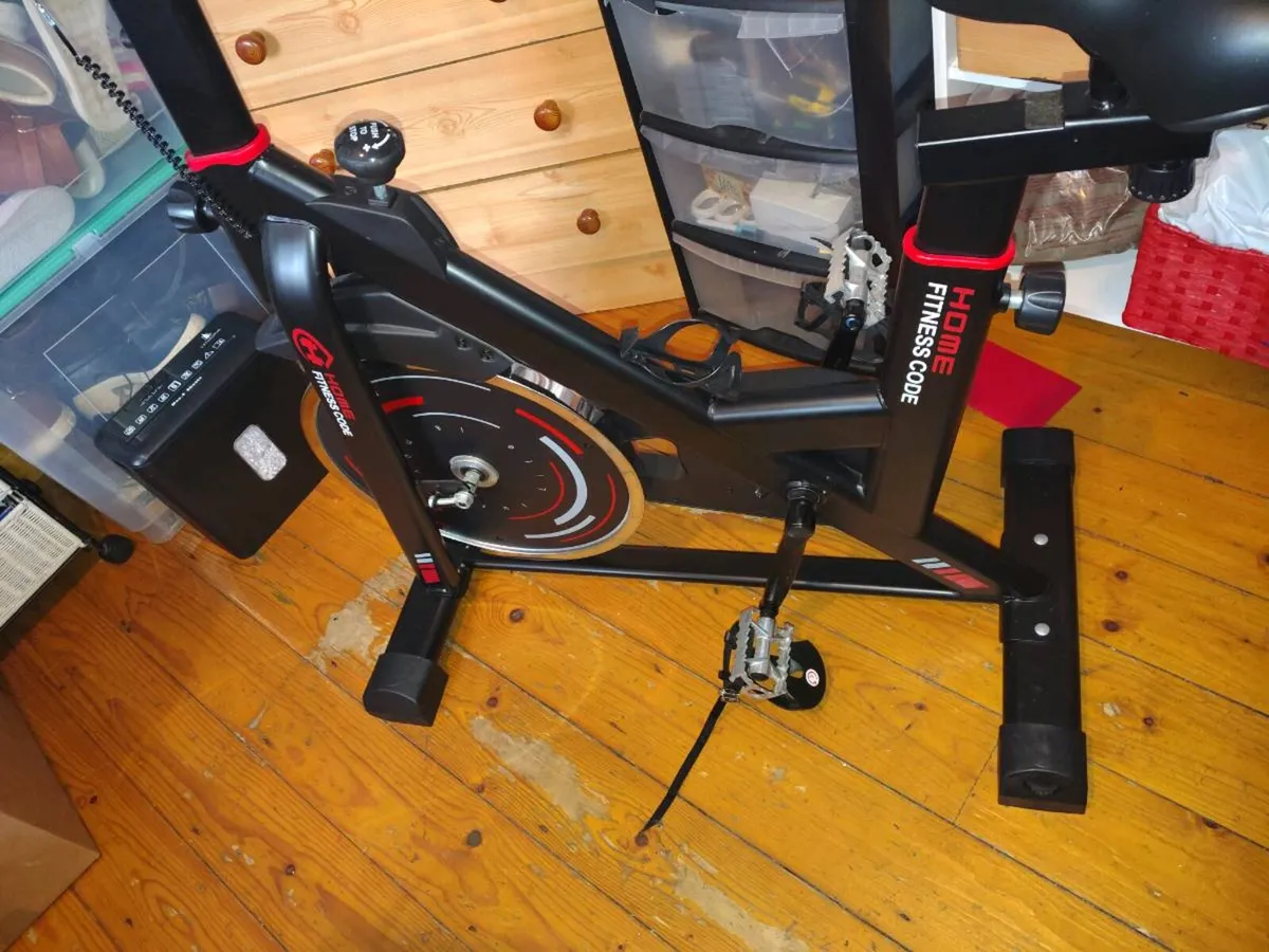 Exercise bike like new - Image 2