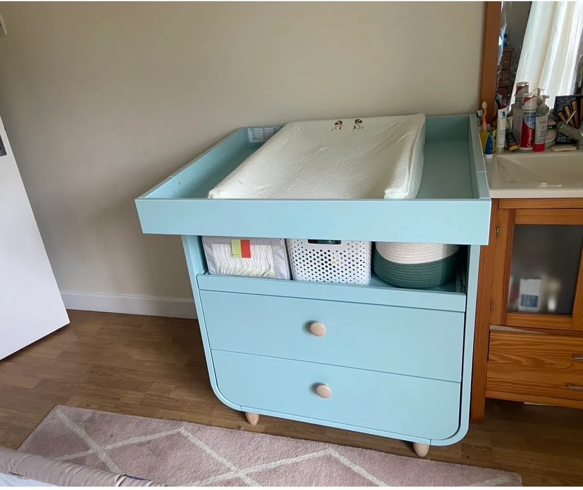 Changing table - Image 2