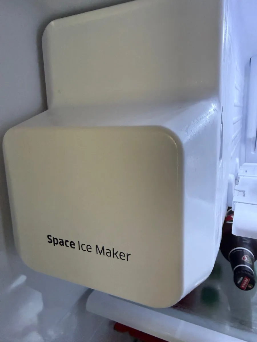 Samsung Refrigerator - Image 3