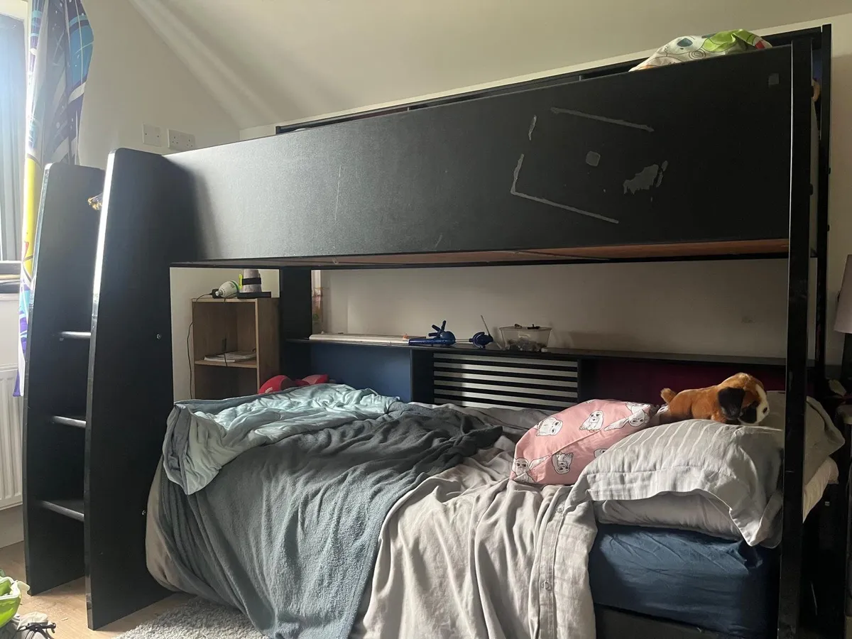 Bunk bed with shelves - Image 1