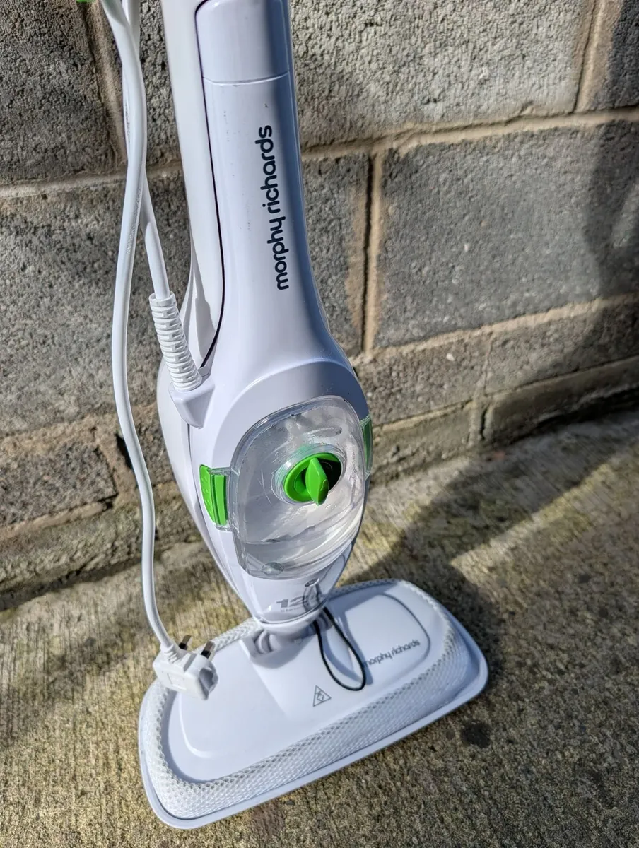 Floor steamer  morphy richards - Image 1