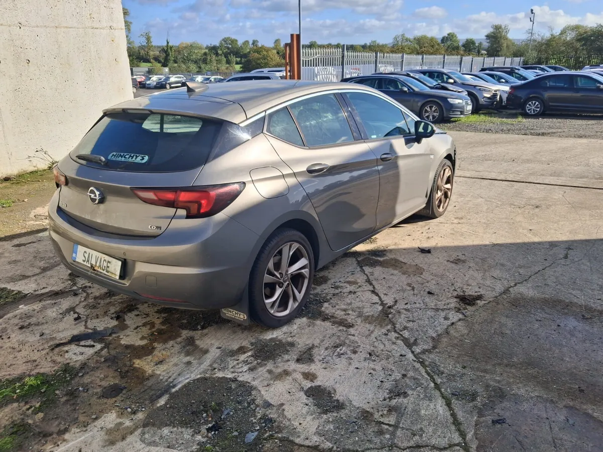 2016 Opel astra - Image 2