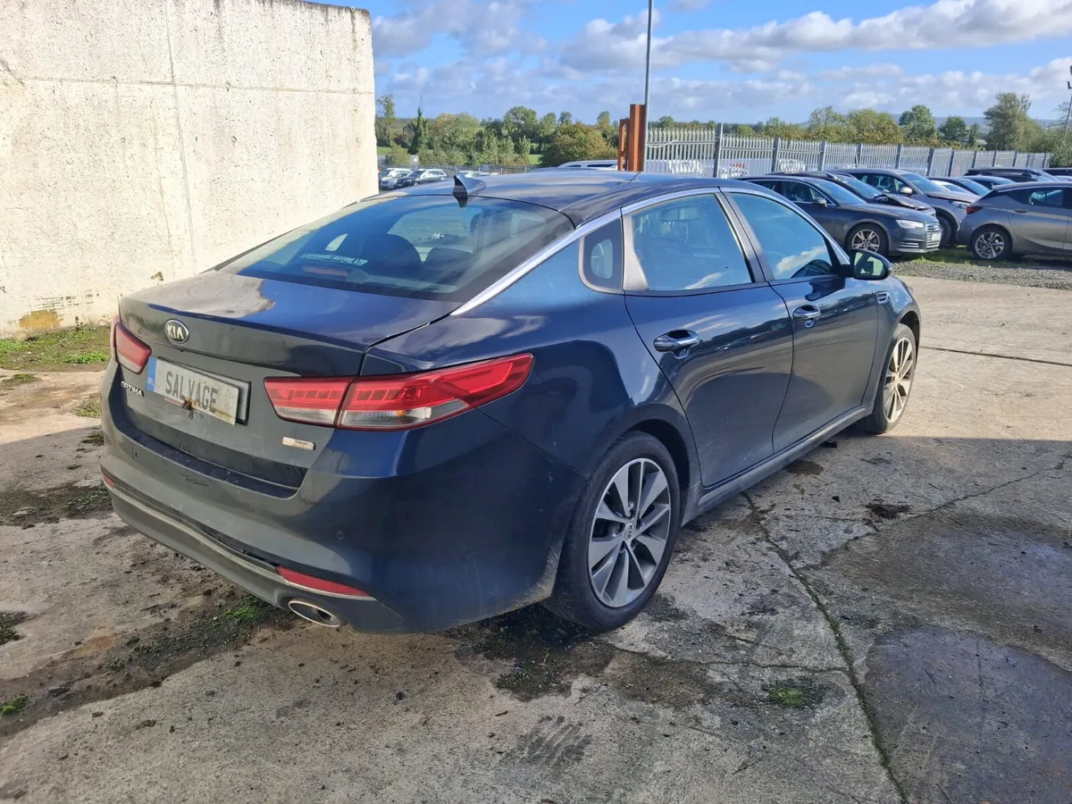 2017 kia optima - Image 2
