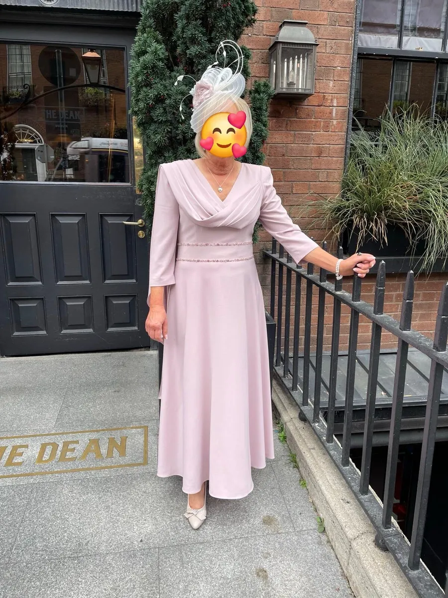 Beautiful dress - Image 1