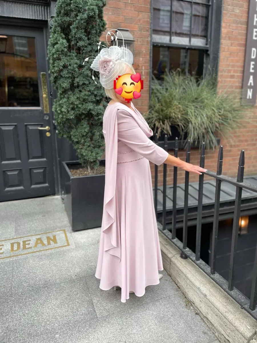 Beautiful dress - Image 2