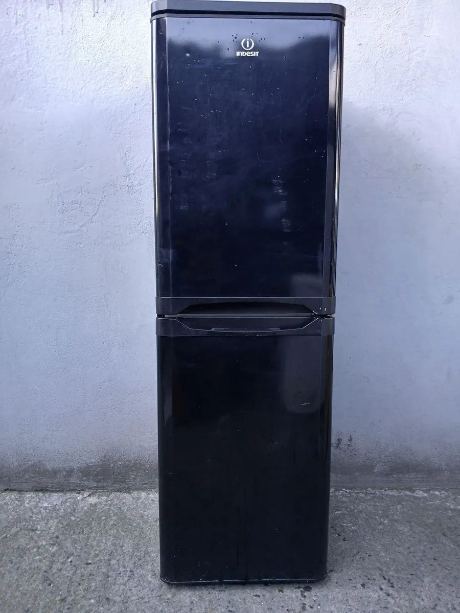 B FRIDGE FREEZER - Image 2
