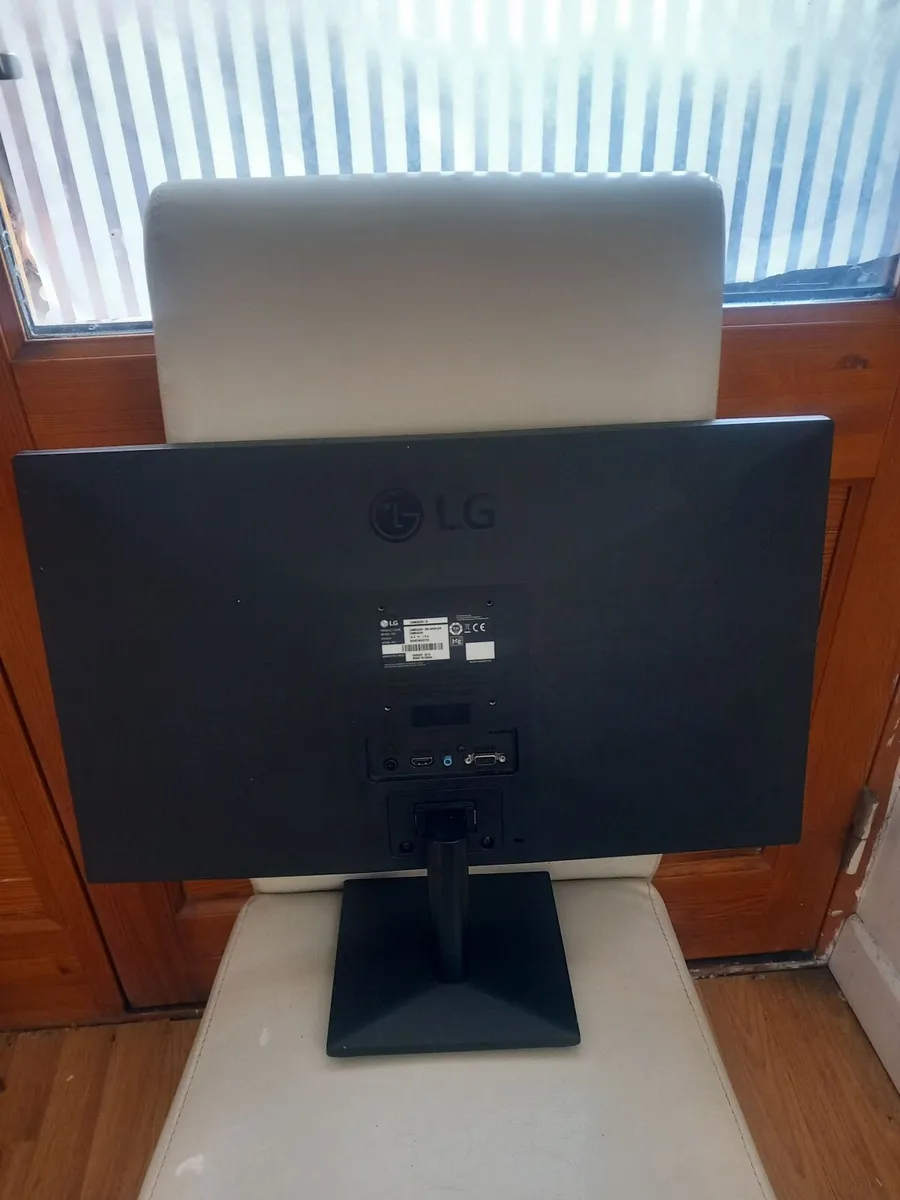 Second Hand LG Monitor For Sale - Image 2