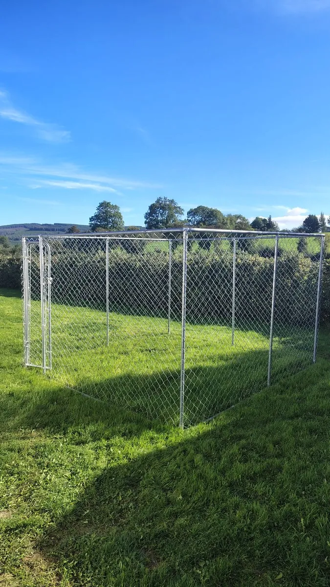 Dog pen - Image 1