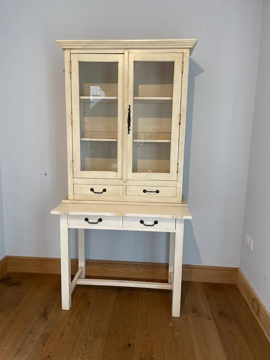 Cabinet - Image 1